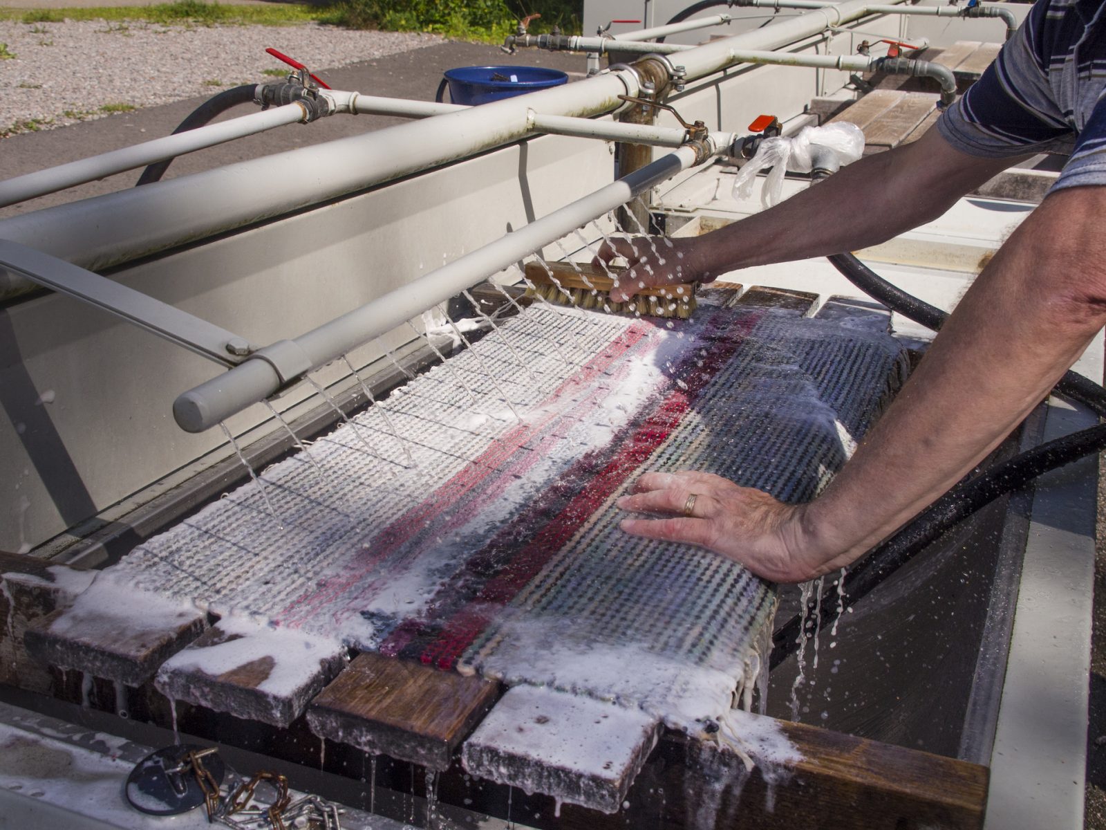 Kevätsiivous Lahdessa: Vinkkejä autojen, pihojen ja mattojen puhdistukseen
