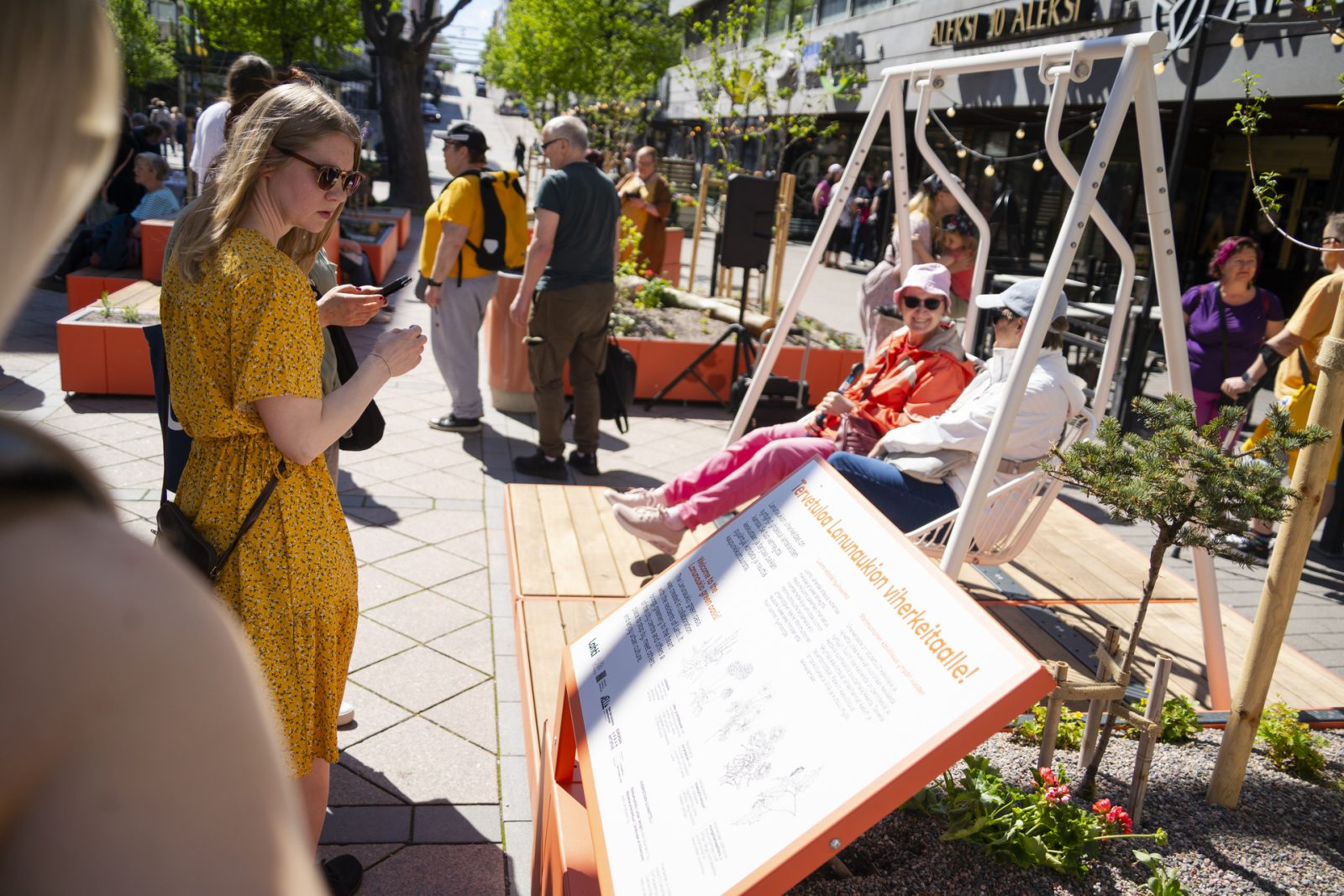 Lahti kokeilee siirreltäviä tuoleja Lanunaukiolle