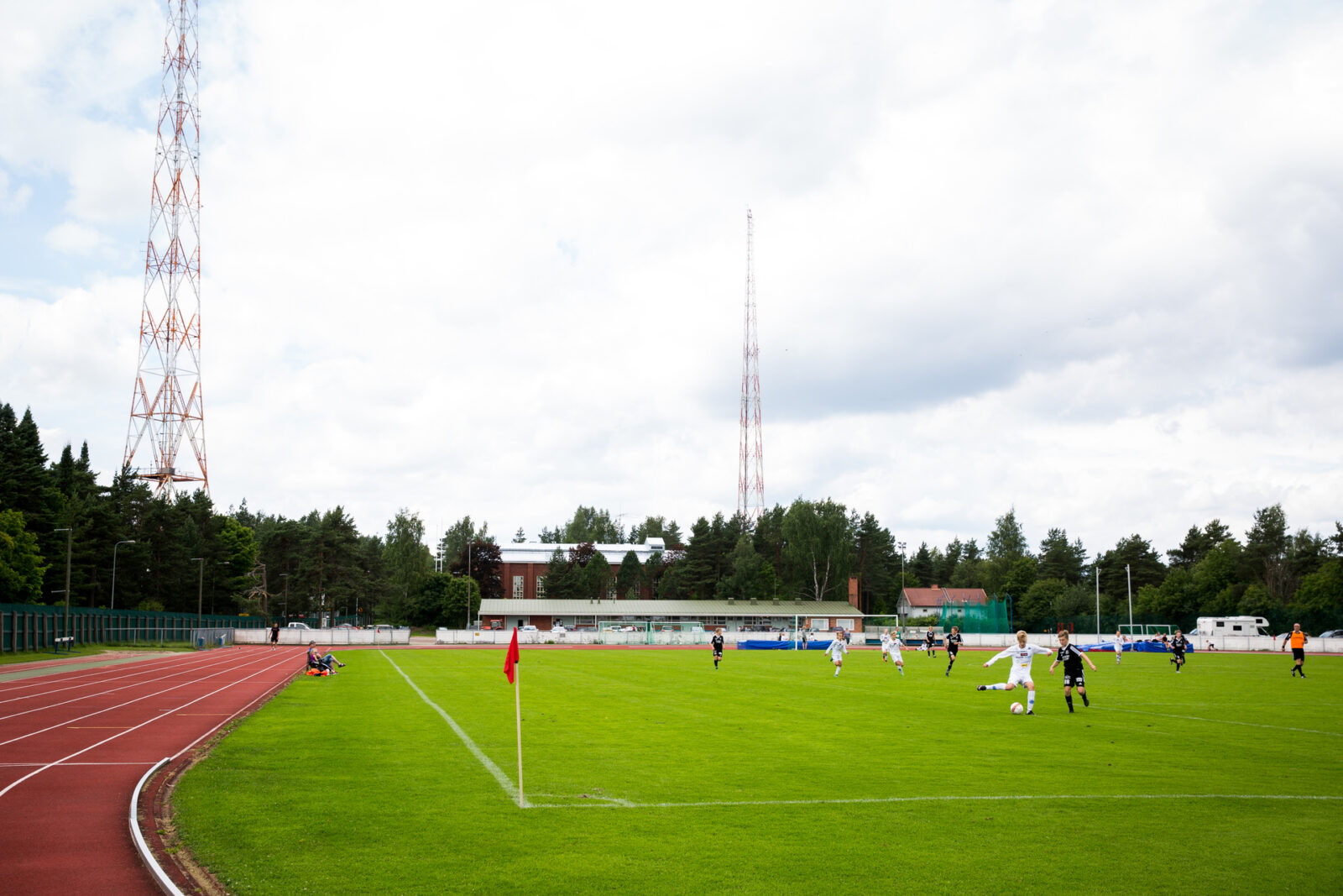 Radiomäen urheilukenttä avautui peruskorjauksen jälkeen